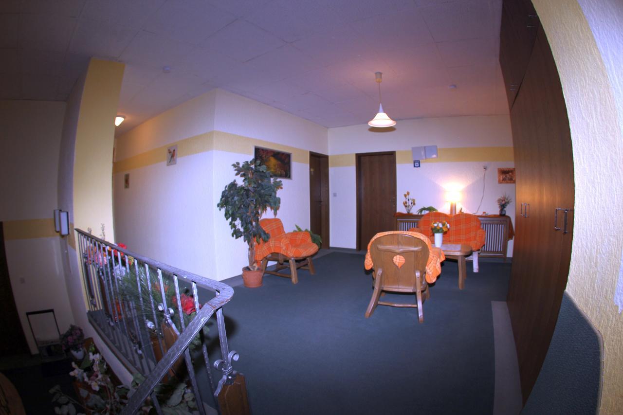 Zum Lowen Hotel Weiterstadt Eksteriør billede