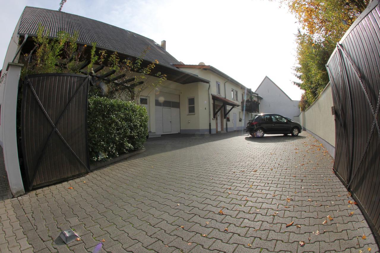 Zum Lowen Hotel Weiterstadt Eksteriør billede