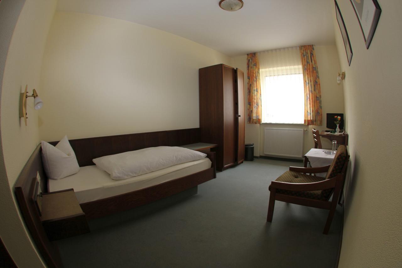 Zum Lowen Hotel Weiterstadt Eksteriør billede